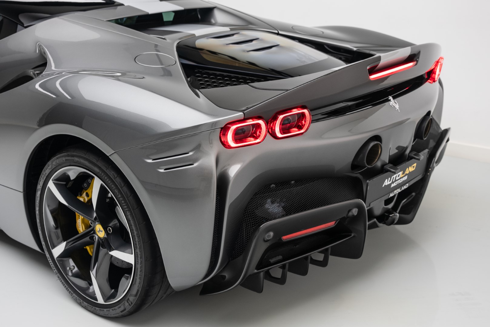 2021 FERRARI SF90 ASSETTO FIORANO GCC| DEALER WARRANTY AND SERVICE | HIGH SPEC | FULL CARBON.